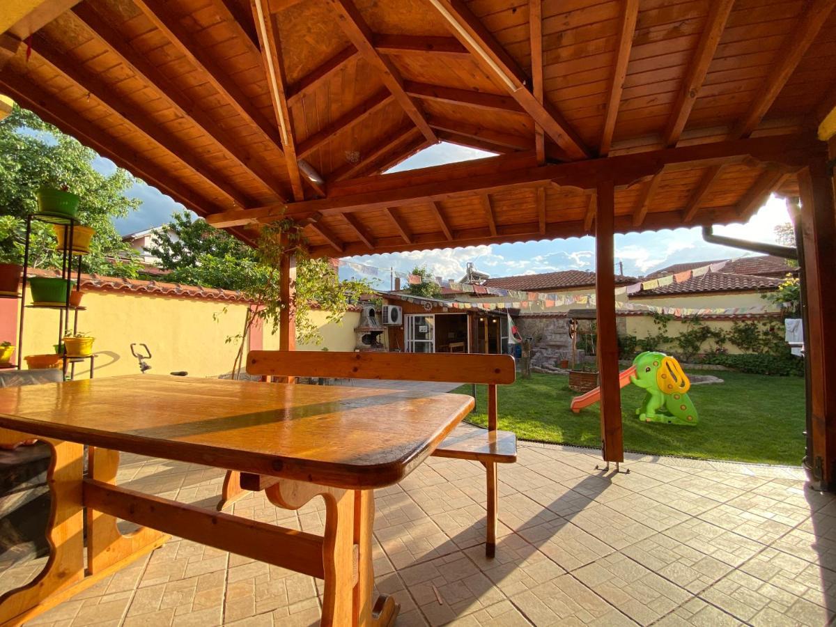 Family Hotel Kavrakovi Pavel Banea Exterior foto