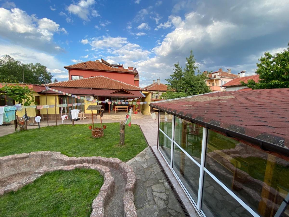 Family Hotel Kavrakovi Pavel Banea Exterior foto